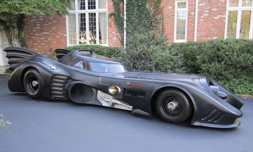 Ένα Batmobile με κινητήρα από ελικόπτερο! (βίντεο)